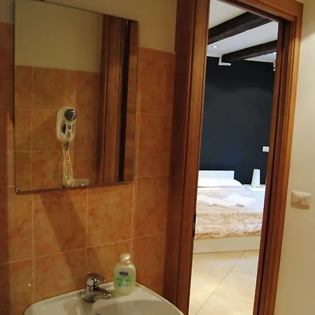 Hotel Myroom Center 2*